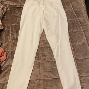 Maurices white Jeggings size 14reg